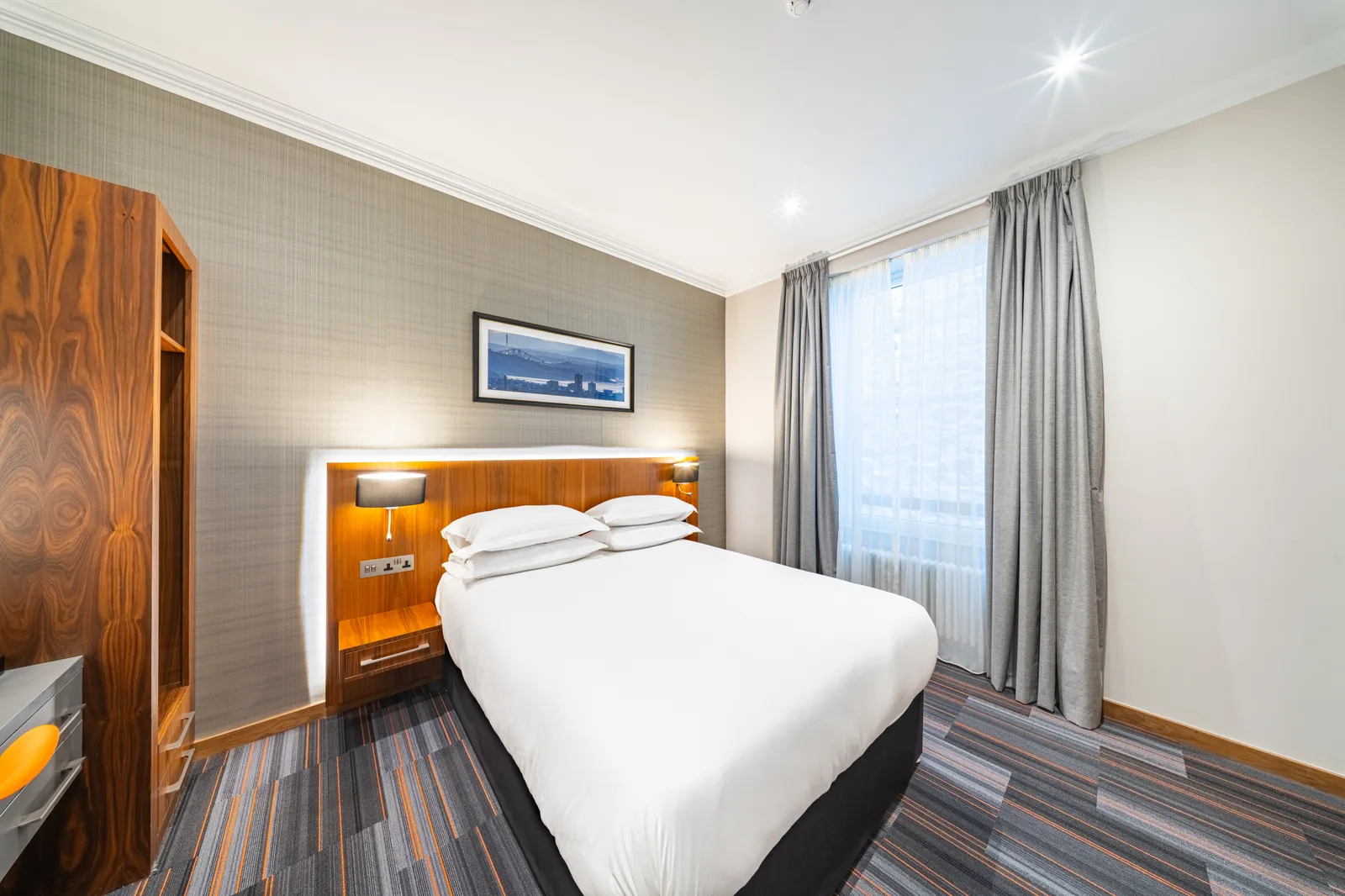 Classic Double Room at The Inn Place, Edinburgh, photo 5