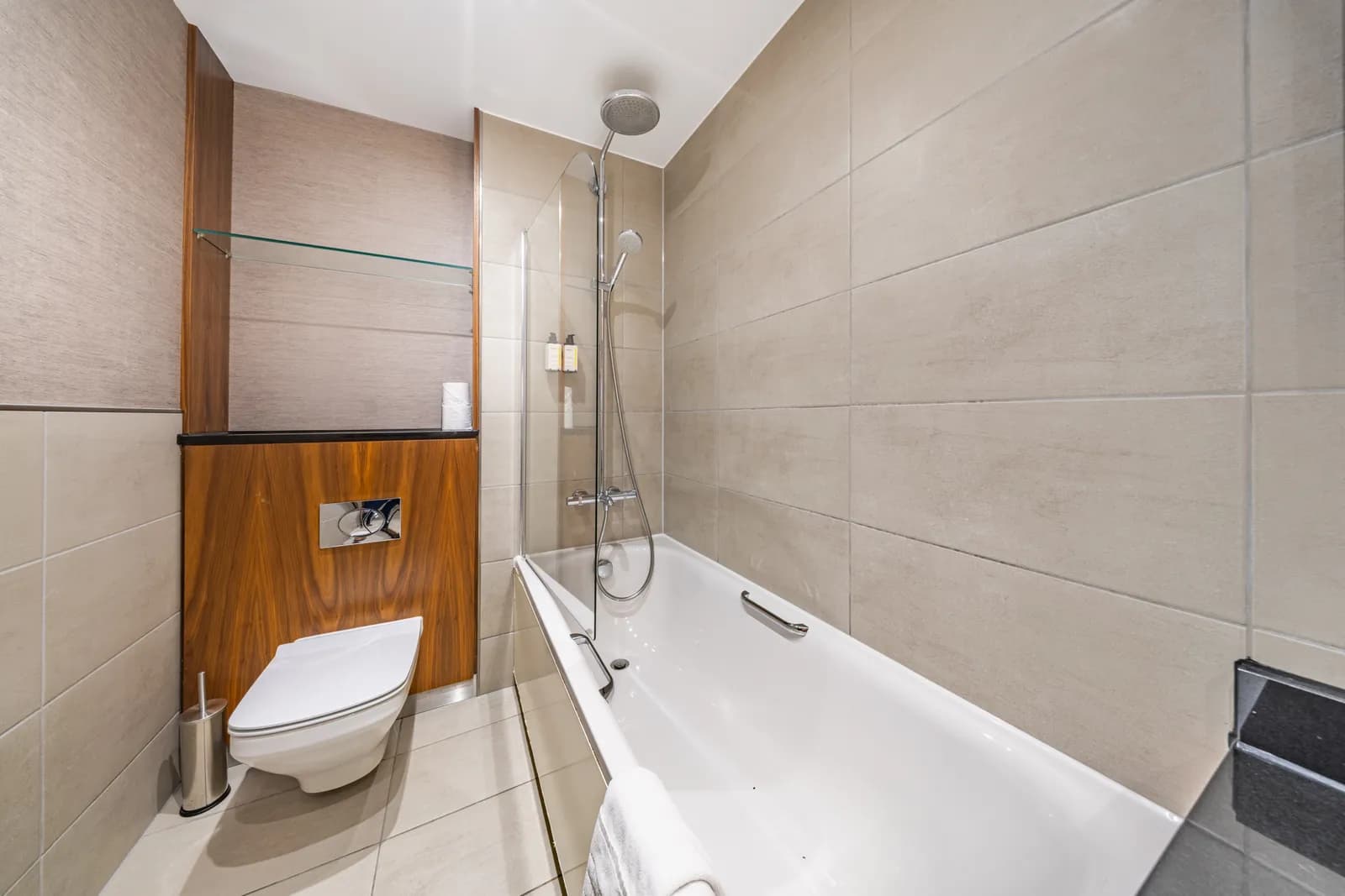 Classic King Room at The Inn Place, Edinburgh, photo 5