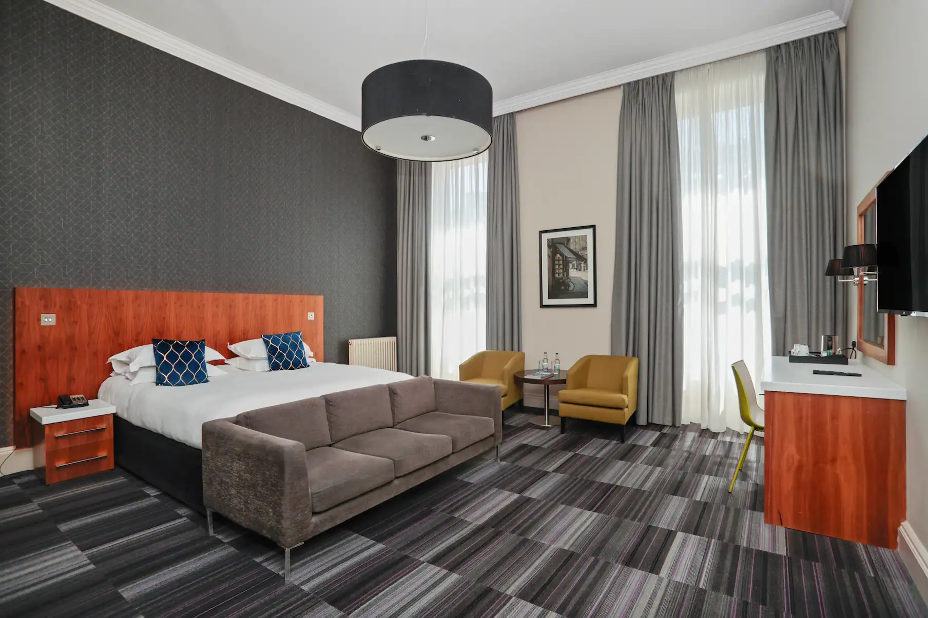 Grand Spacious Room