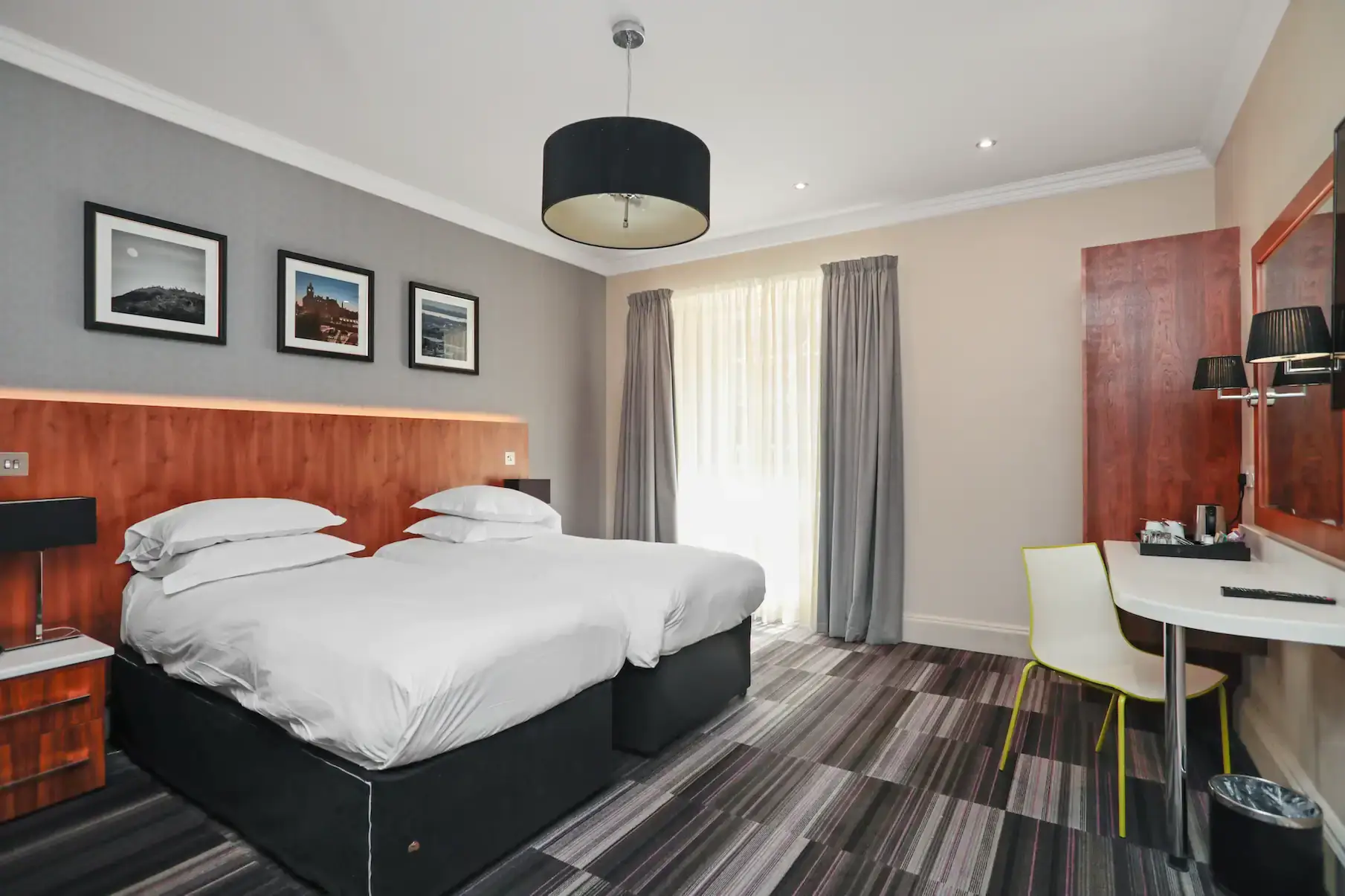 Standard Twin Room at The Place Hotel, Edinburgh, photo 2