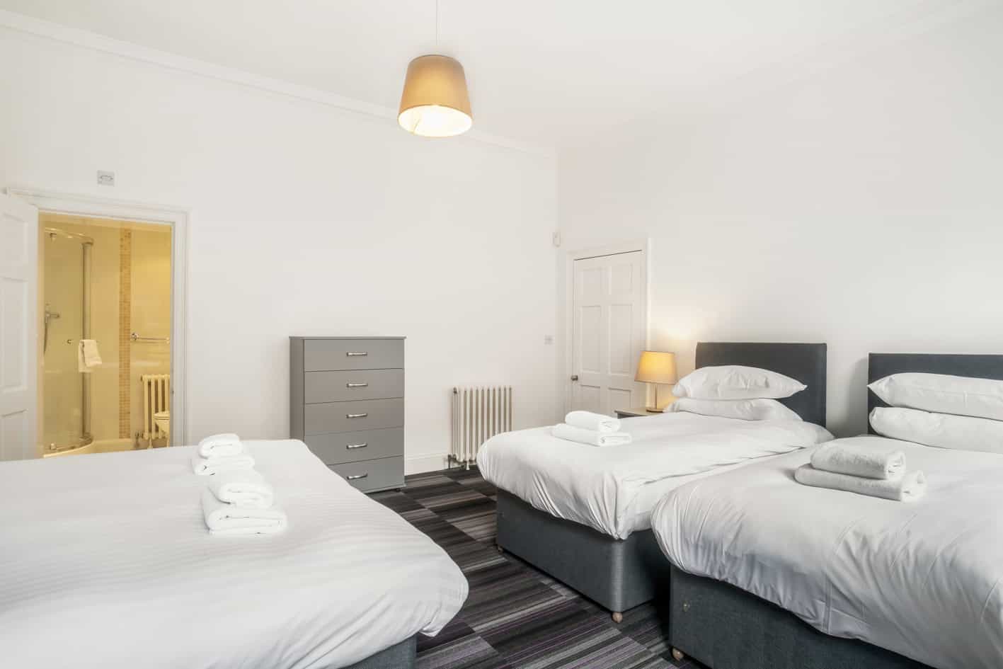 Two-Bedroom Apartment at The Place Hotel, Edinburgh, photo 5